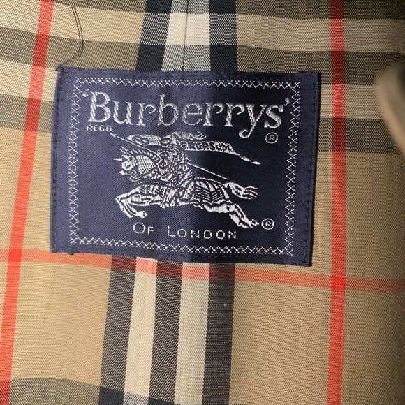BURBERRY Car Trench Coat *Iconic, Luxury Fashion* - Picture 3 of 8